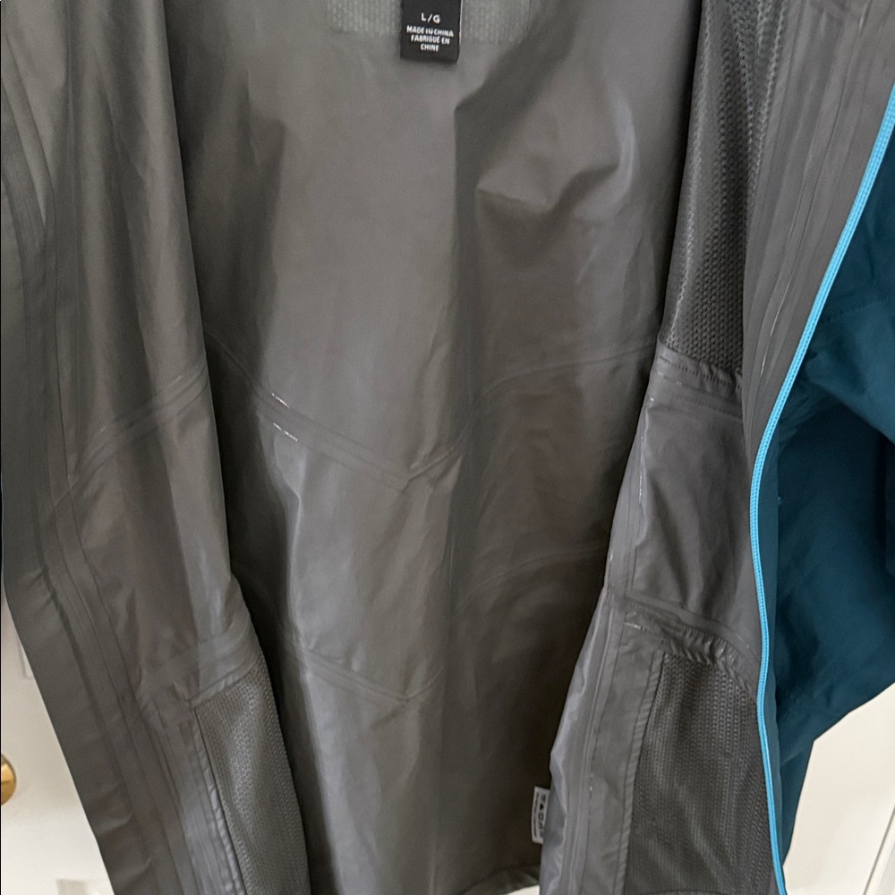 Outdoor Research Gortex Rain Jacket- Shell - image 10